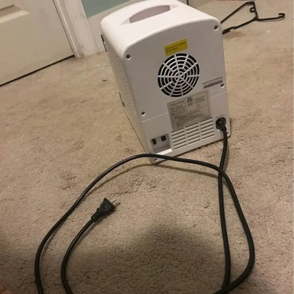 Frigidaire 6 Can Drink Mini Fridge